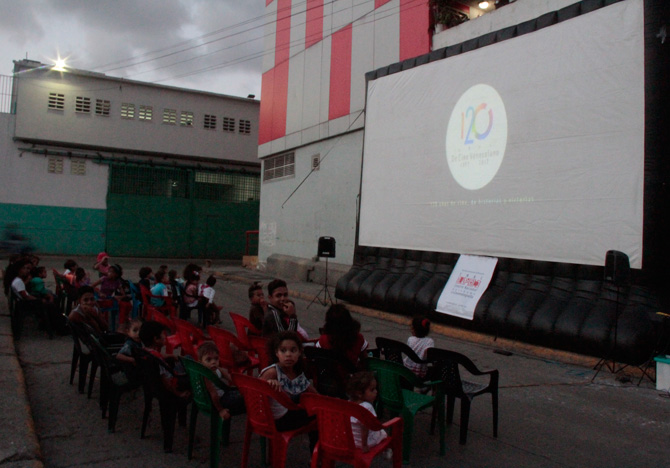 CNAC Cine en Comunidad